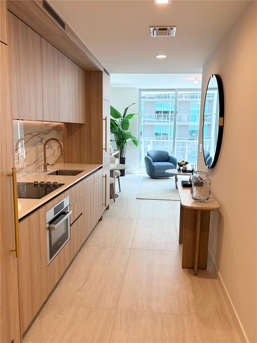 77 SE 5th Street 2709, Miami, FL 33131, Miami