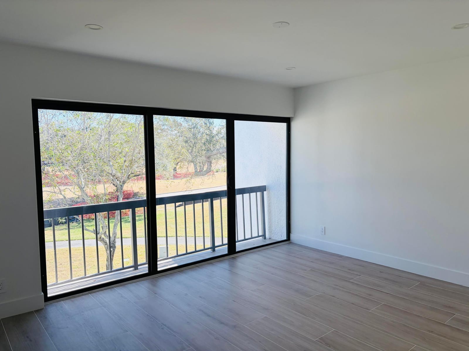 2404 Bridgewood Drive — photo 7