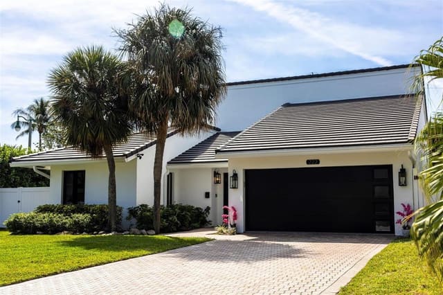222 N Tradewinds Avenue, Lauderdale-By-The-Sea, FL 33308