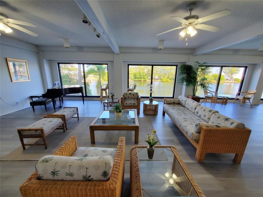 1401 N Riverside Drive N 307 — photo 10