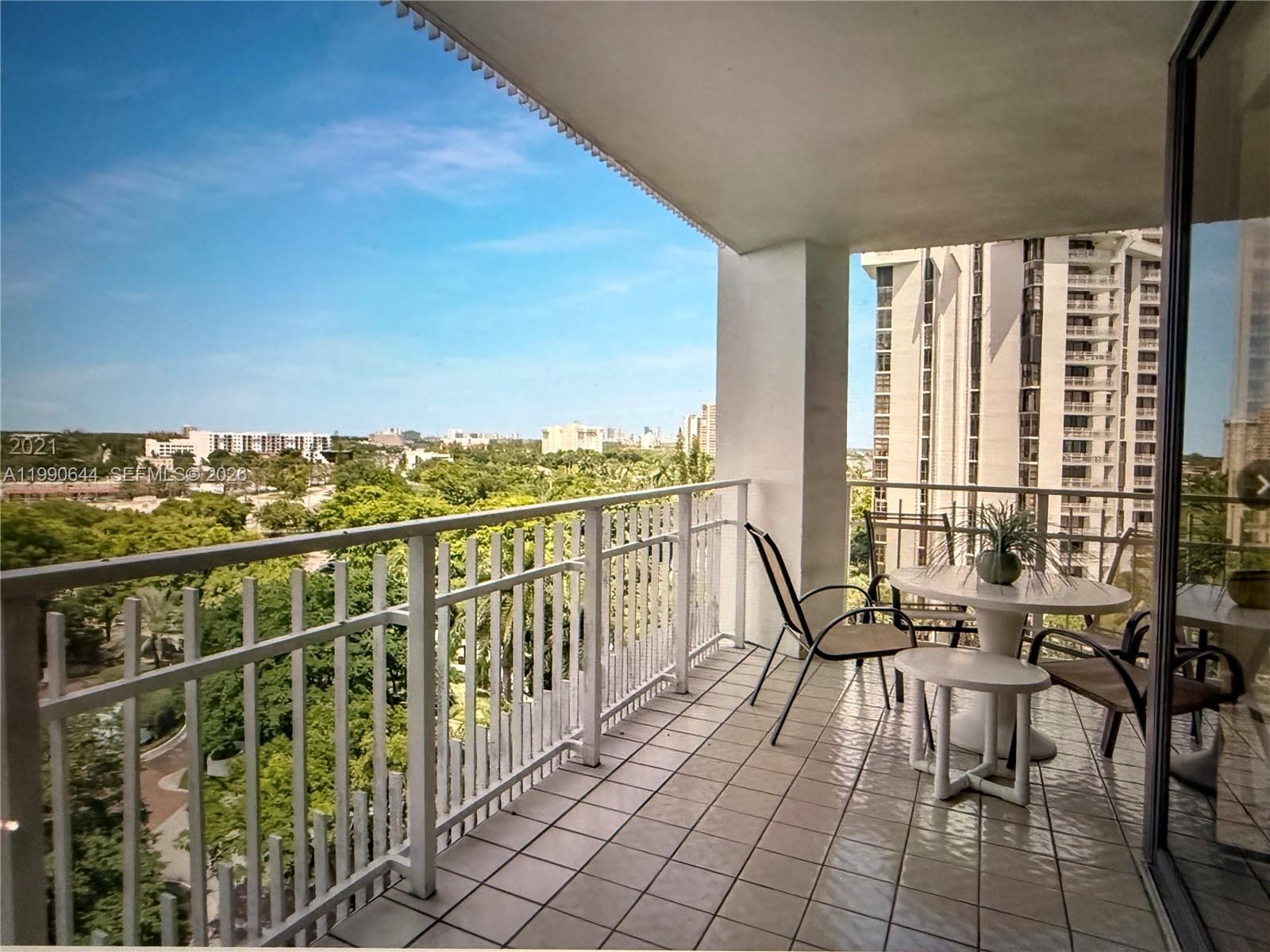 2000 Towerside Terrace 1005, Miami, FL 33138, Miami