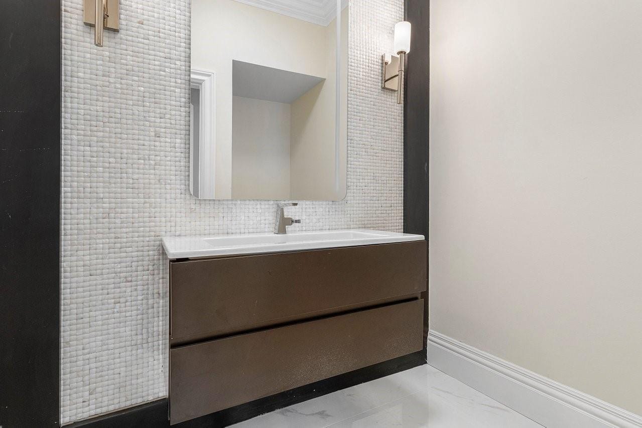 549 NE 19th Avenue C — photo 12