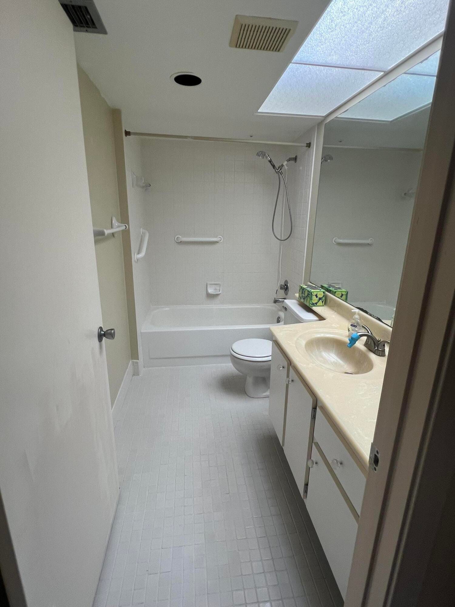 300 SW 130th Terrace 314b, Pembroke Pines, FL 33027 photo 5