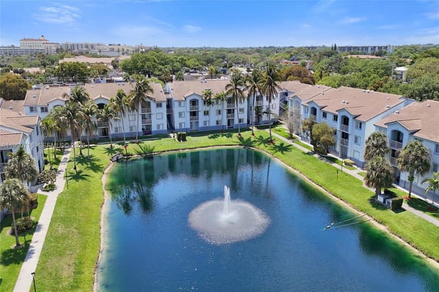 2640 S University Drive 112, Davie, FL 33328