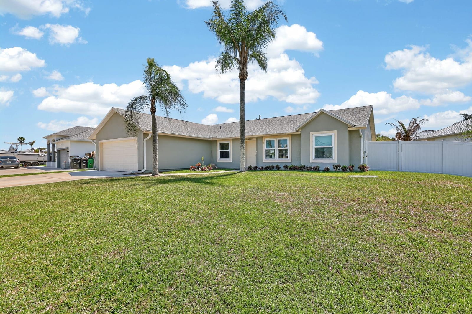 2672 SW Import Drive — photo 3