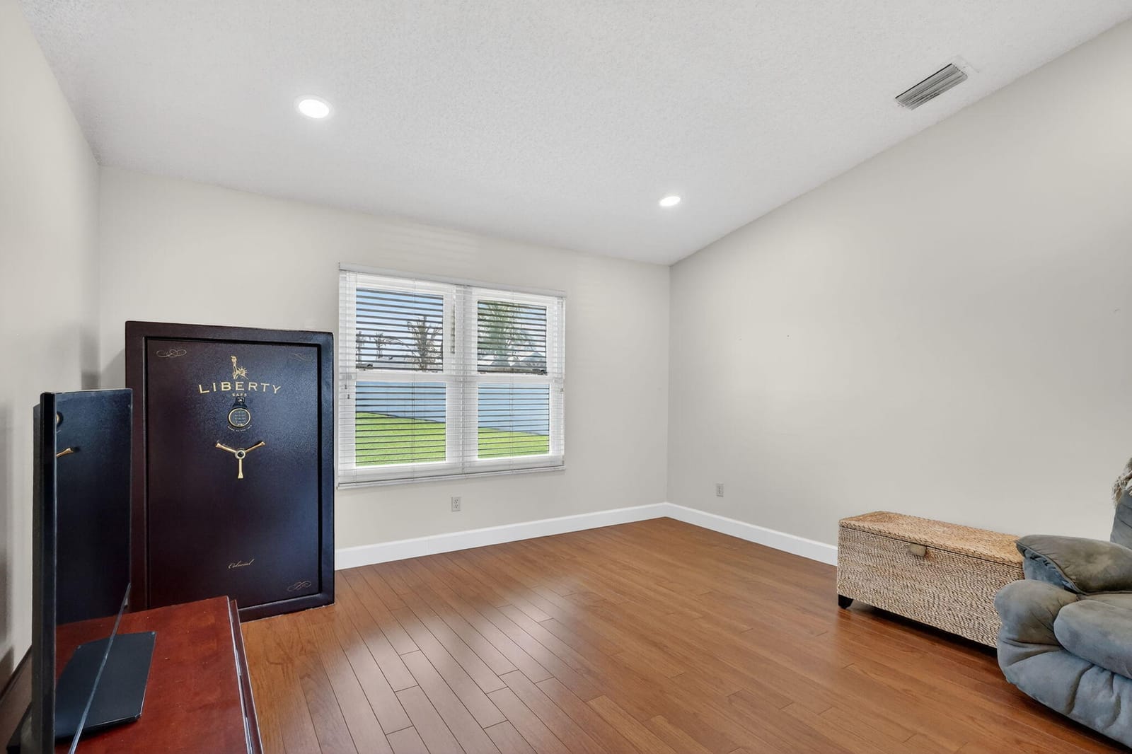 2672 SW Import Drive — photo 6