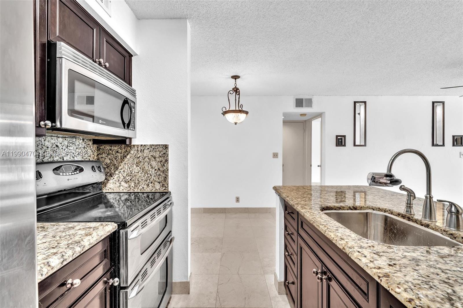 2796 S University Drive 2104, Davie, FL 33328, Davie