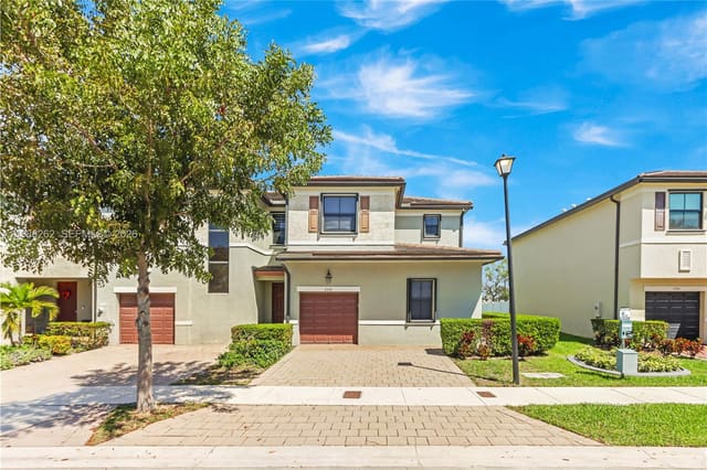 3375 W 100th Terrace, Hialeah, FL 33018