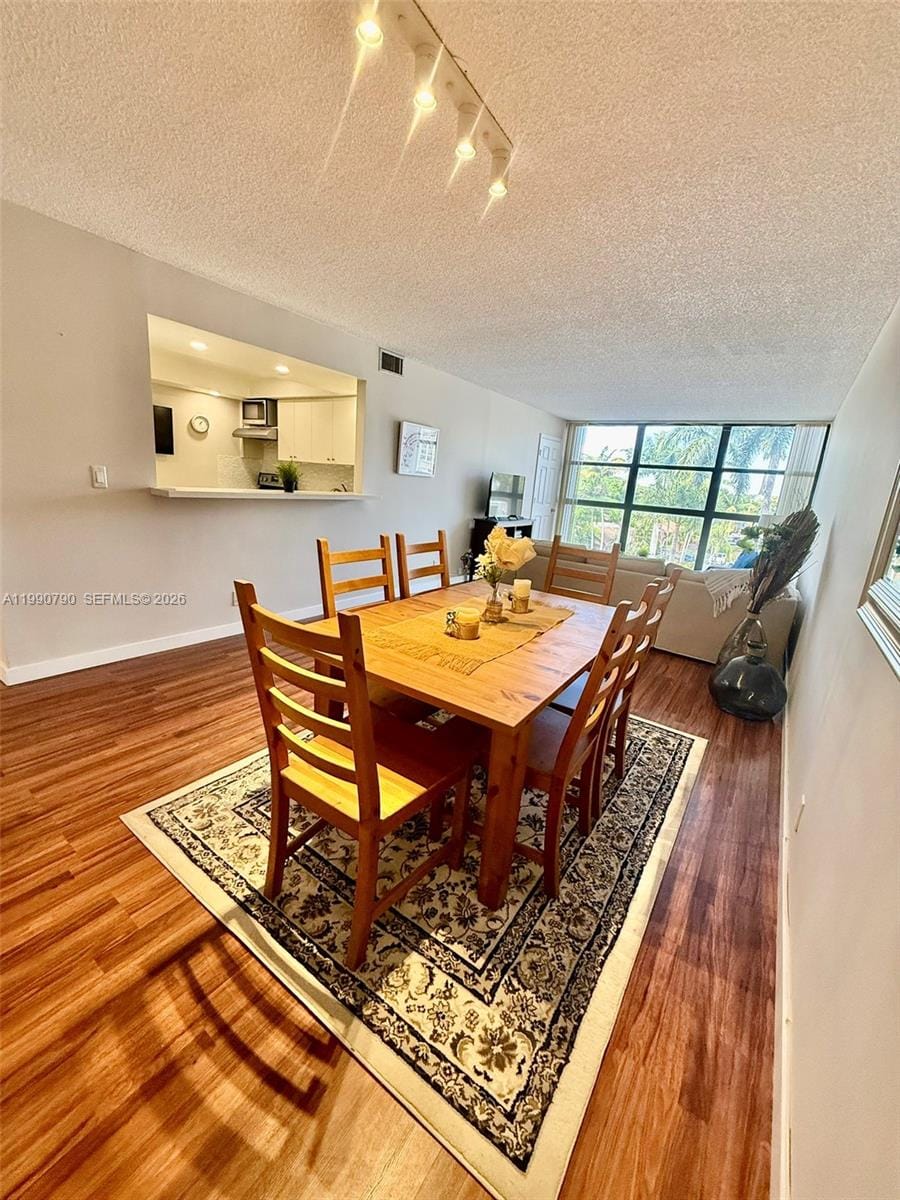 200 Leslie Drive 425 — photo 2