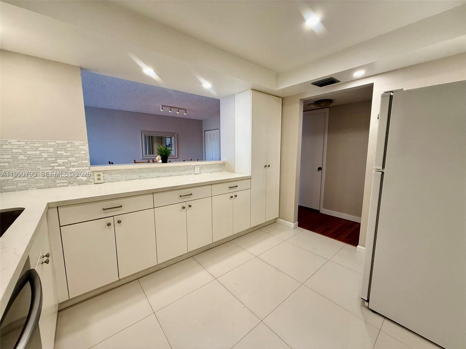 200 Leslie Drive 425 — photo 9