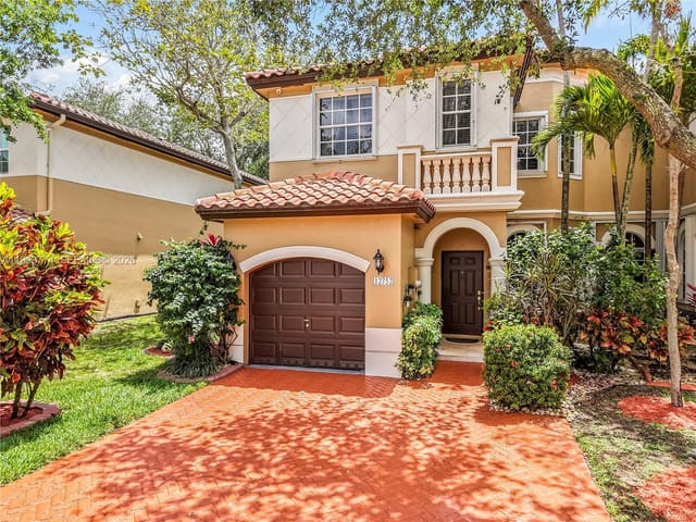 12752 SW 49th Court, sold in Bellagio At Vizcaya, Miramar, FL