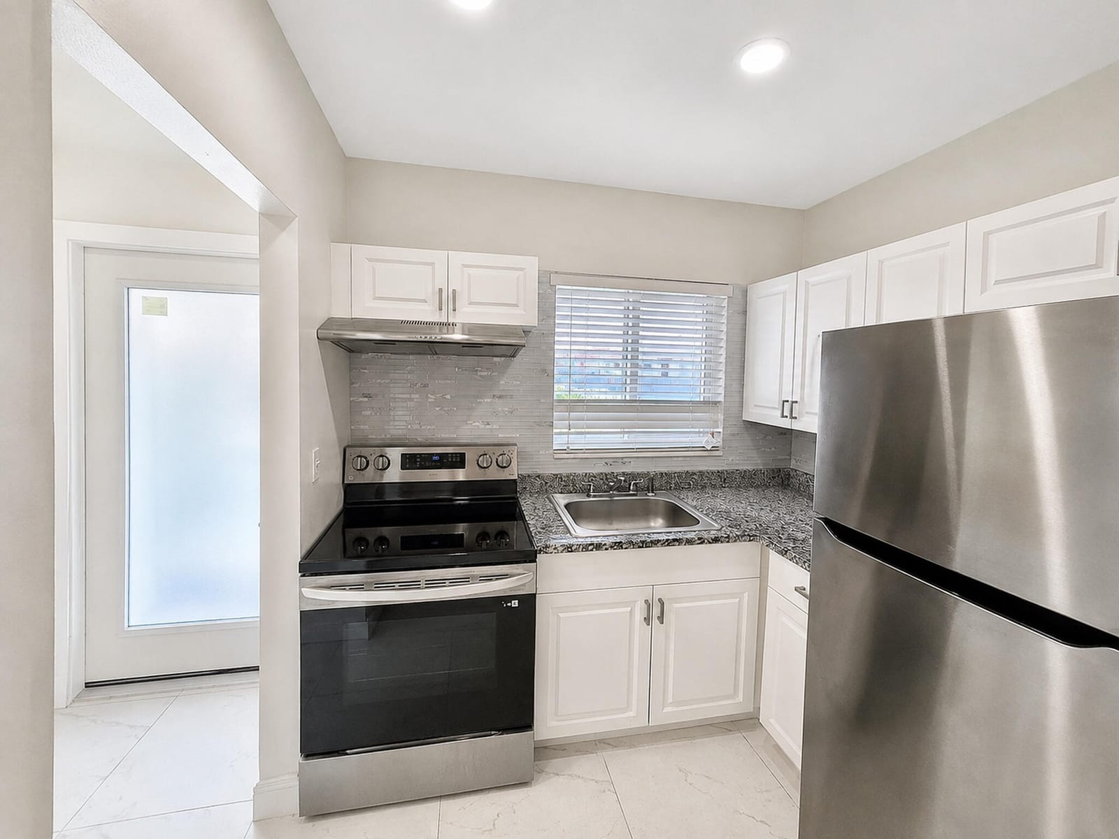 1115 Lake Terrace 208, Boynton Beach, FL 33426 photo 4