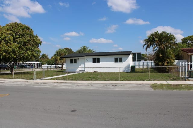 3055 NW 84th Terrace, sold in Anderson Heights, Miami, FL