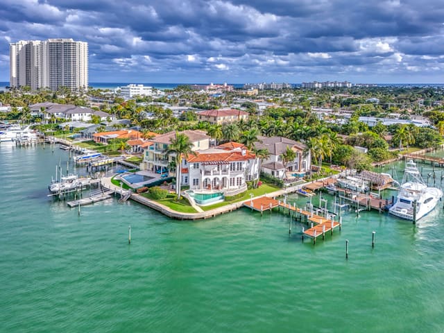 2775 Lake Drive, Singer Island, FL 33404