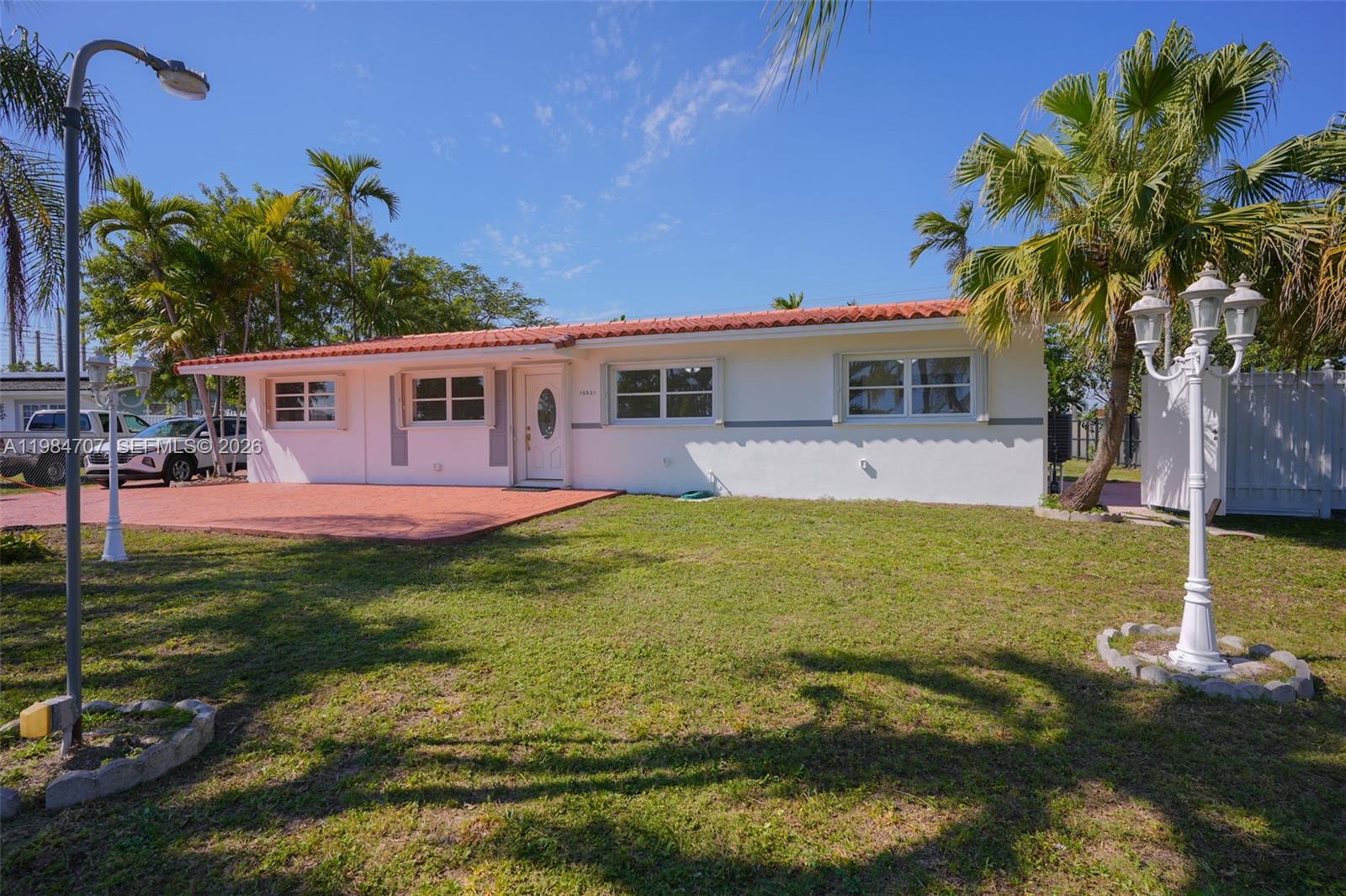 10521 SW 41st Terrace, Miami, FL 33165, Miami