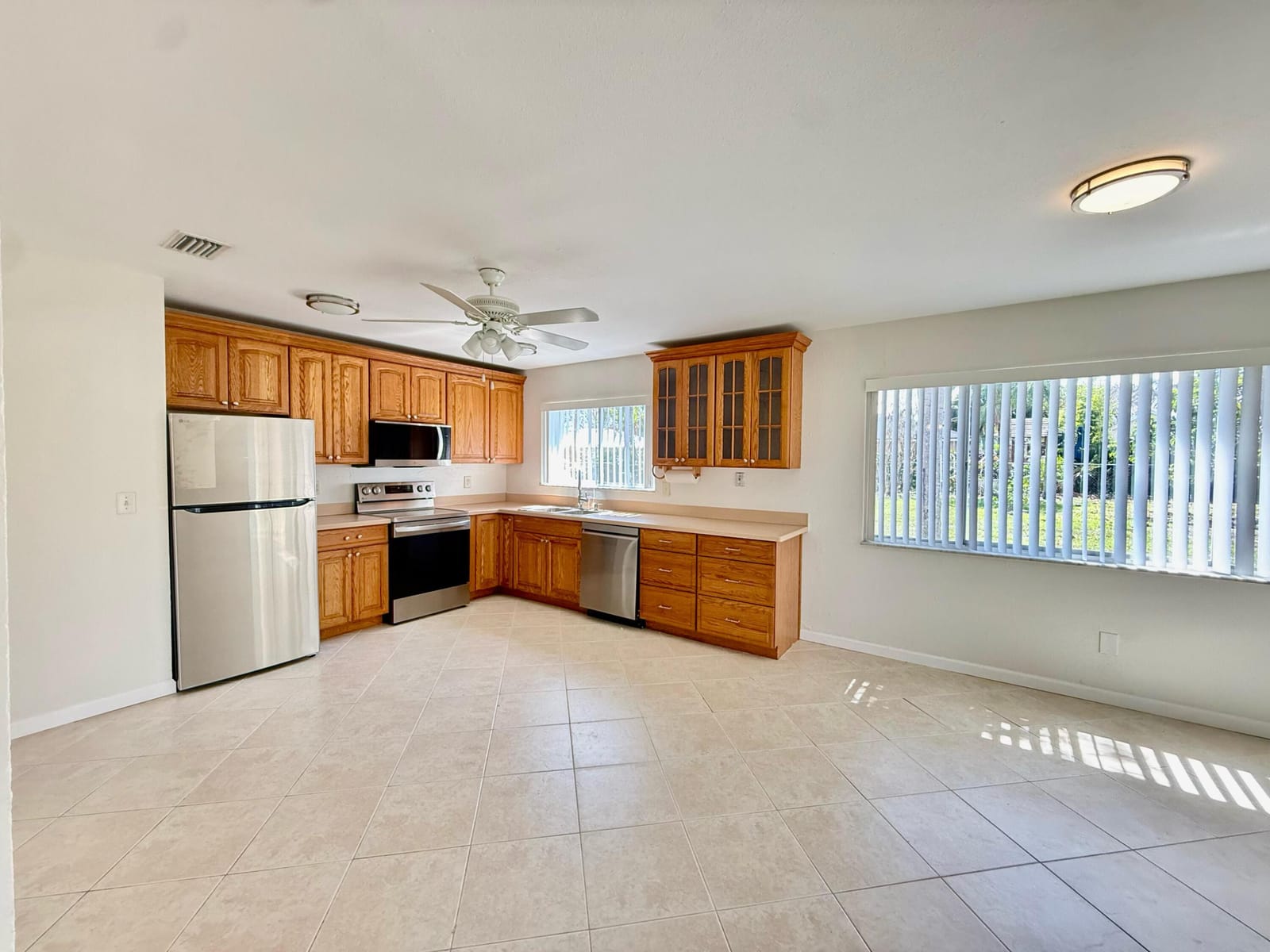 345 SW Tulip Boulevard — photo 5