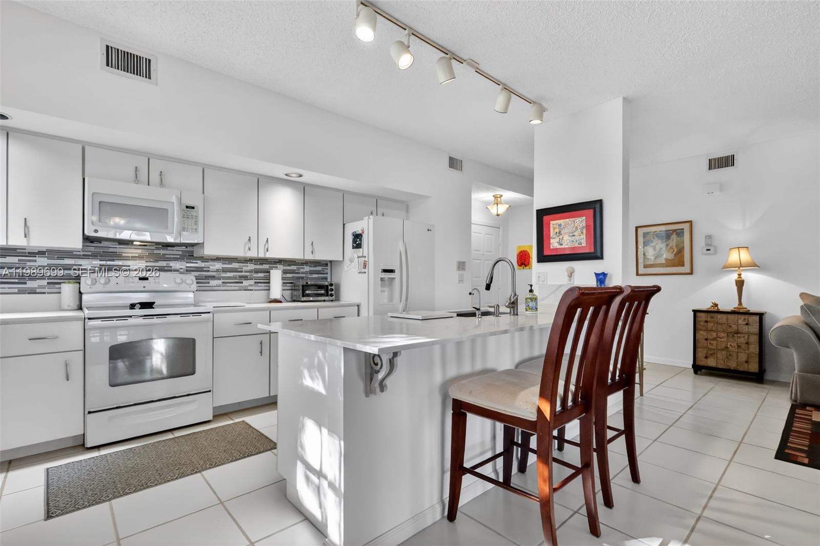8033 Aberdeen Drive 102, Boynton Beach, FL 33472 photo 14