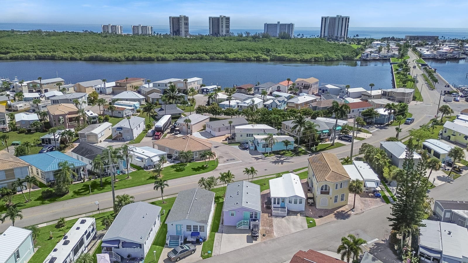 802 Nettles Boulevard, Jensen Beach, FL 34957 photo 2