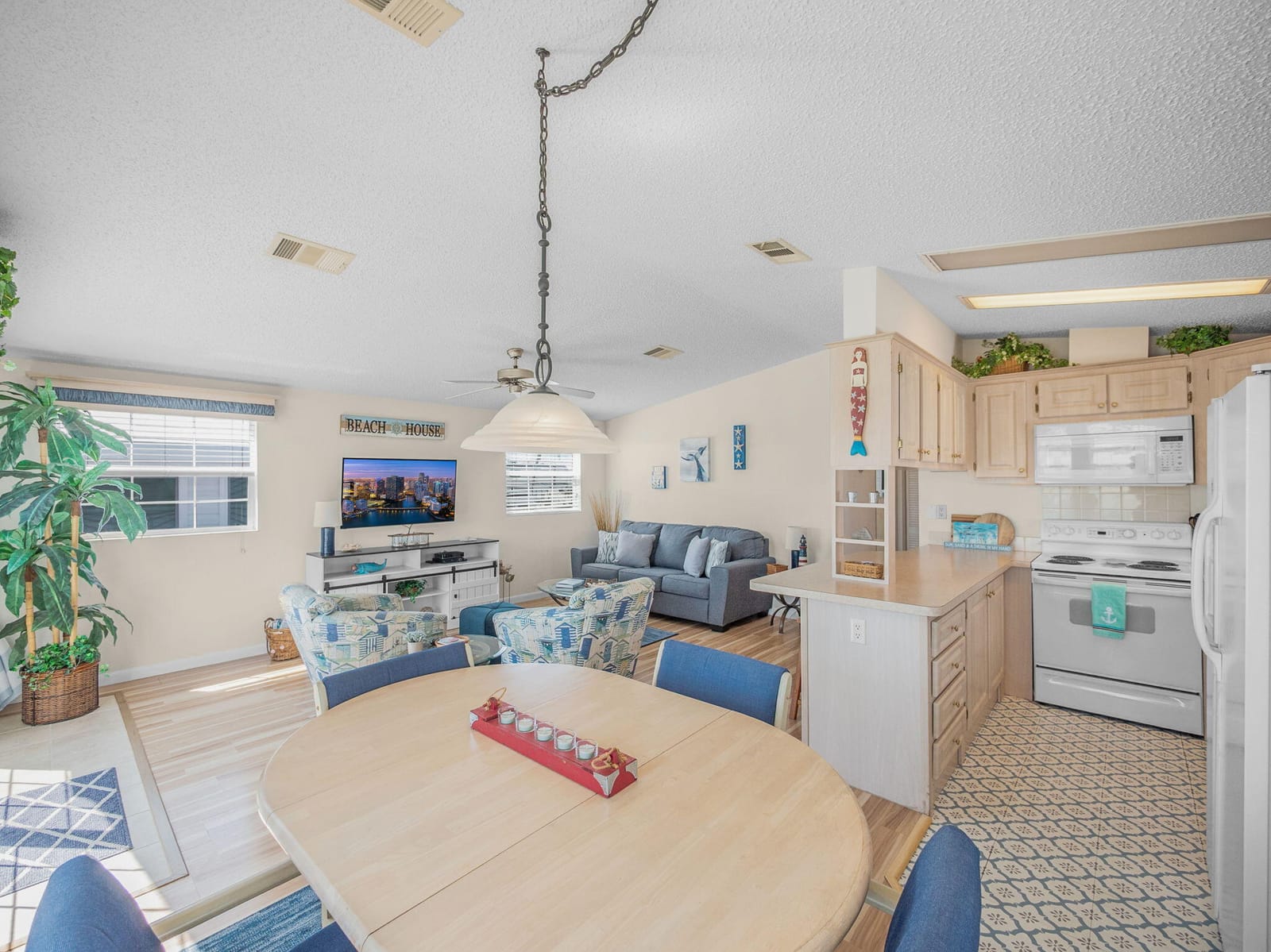 802 Nettles Boulevard, Jensen Beach, FL 34957 photo 3
