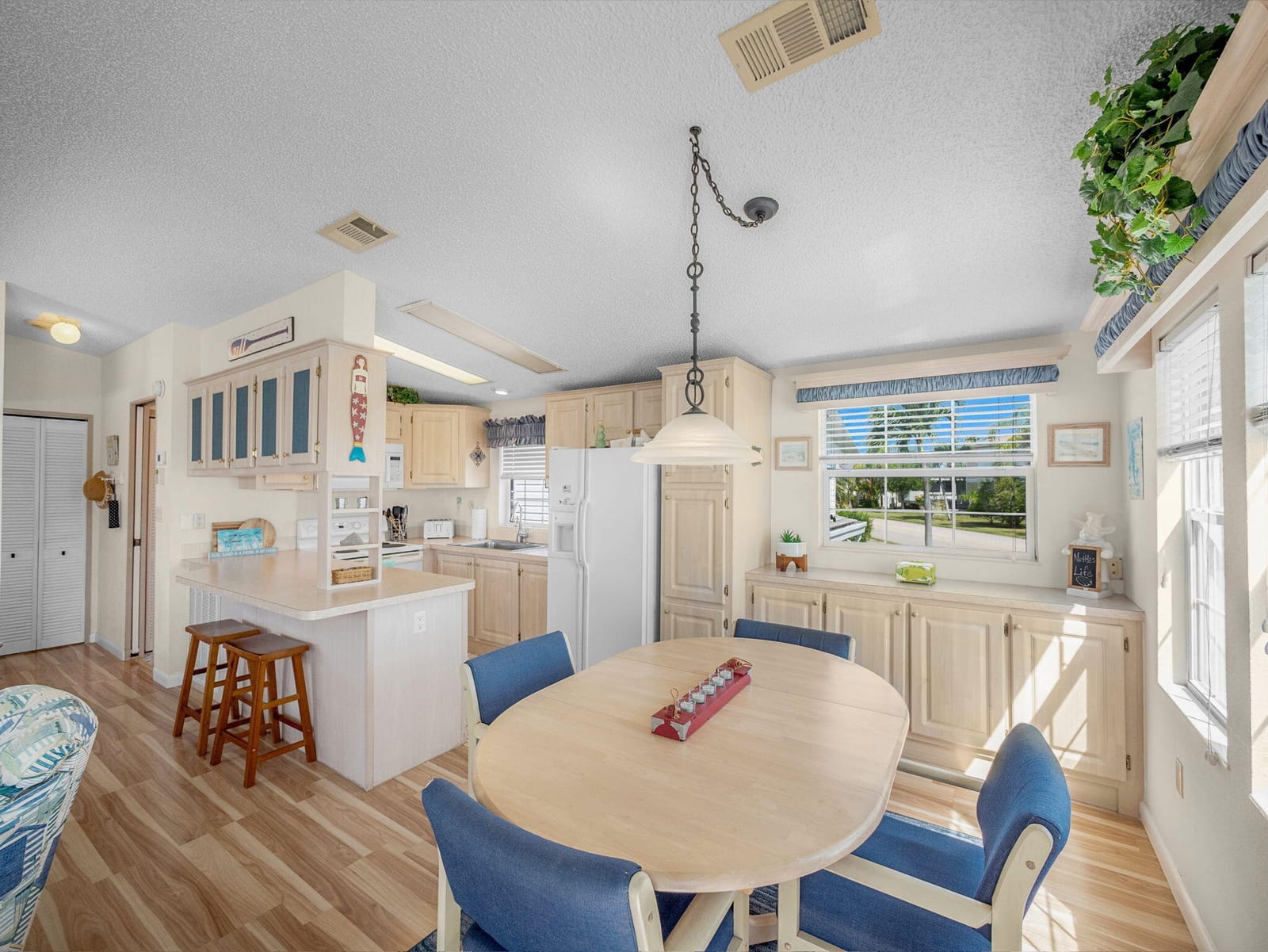 802 Nettles Boulevard, Jensen Beach, FL 34957 photo 7