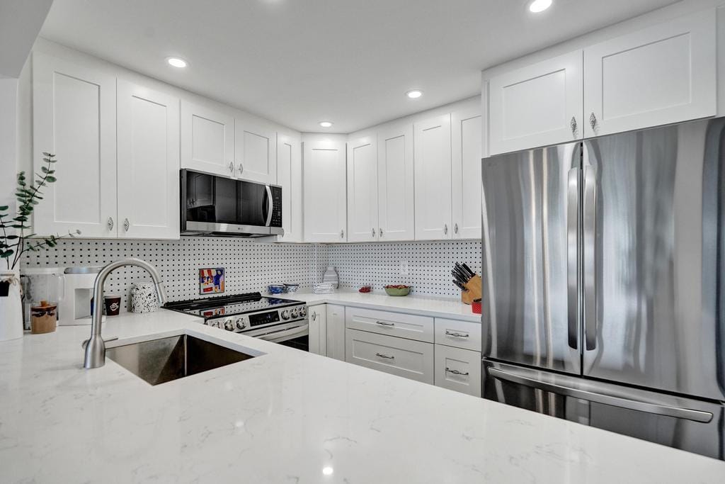 2611 N Riverside Drive 304, Pompano Beach, FL 33062 photo 25