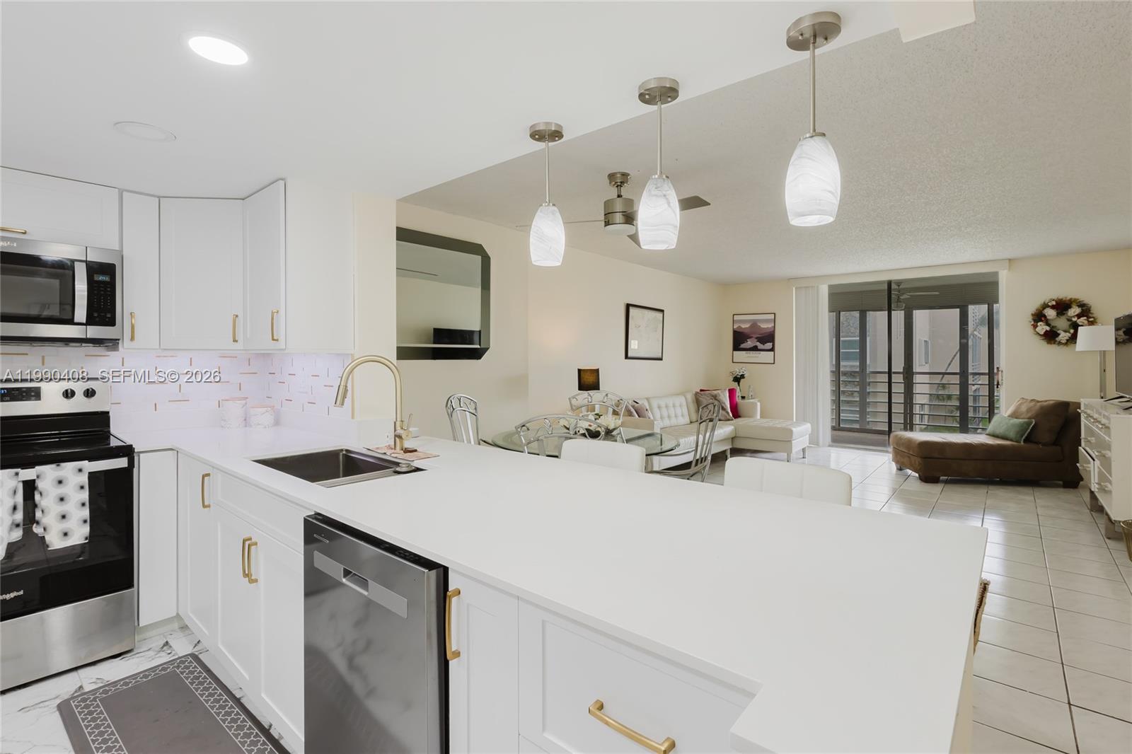424 SE 10th Street 204, Dania Beach, FL 33004, Dania Beach