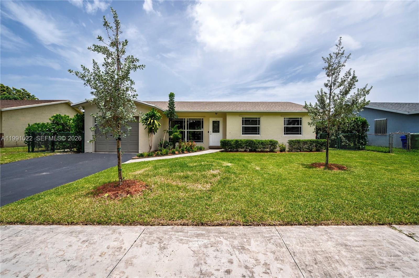 401 NW 83rd Way, Pembroke Pines, FL 33024
