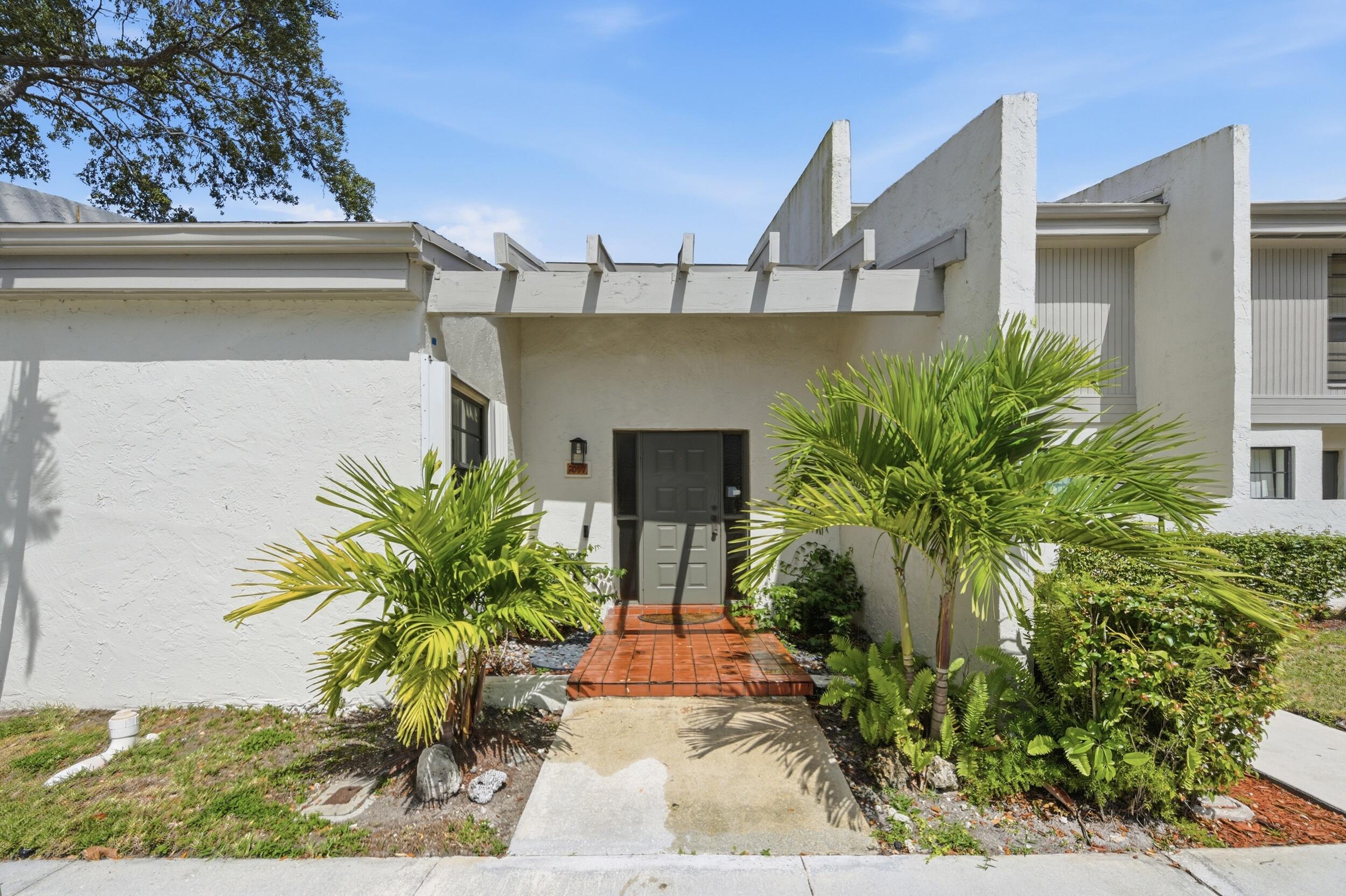 1097 NW 98th Terrace 110, Pembroke Pines, FL 33024, Pembroke Pines