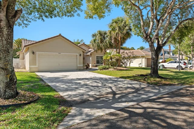 4740 NW 75th Street NW, sold in Lyons Gate, Coconut Creek, FL