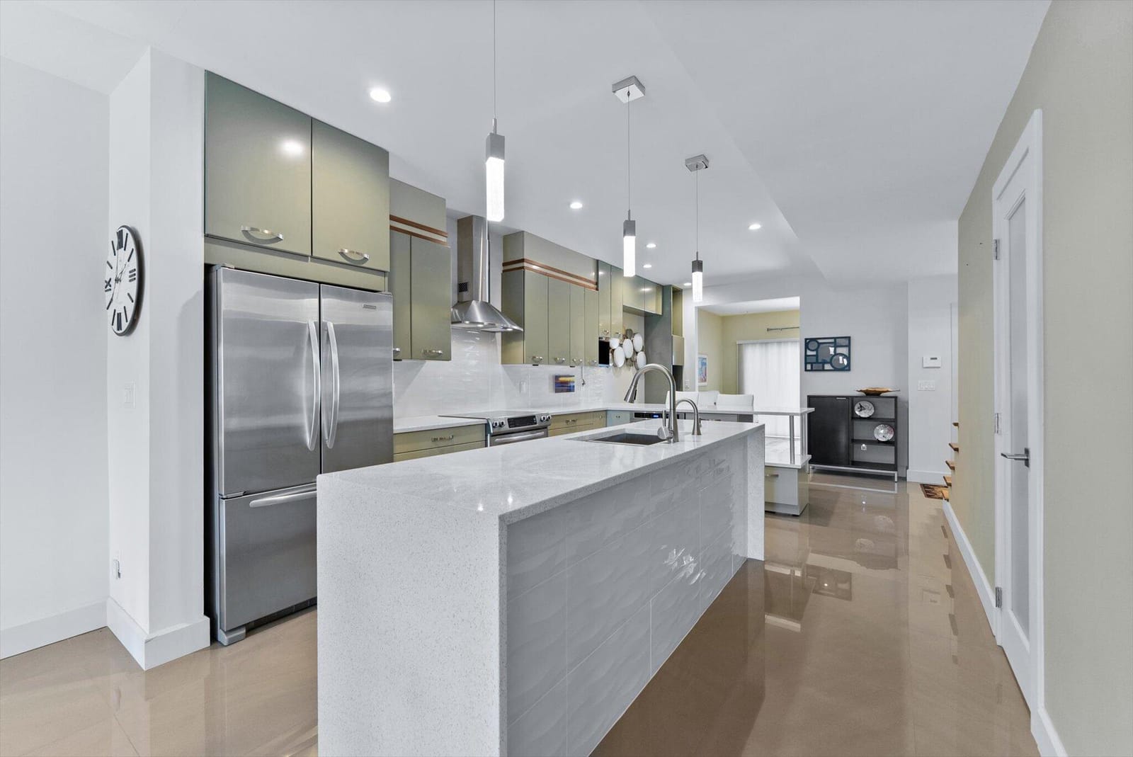 1301 N Riverside Drive 10 — photo 9