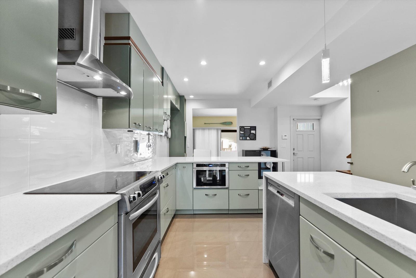 1301 N Riverside Drive 10 — photo 10
