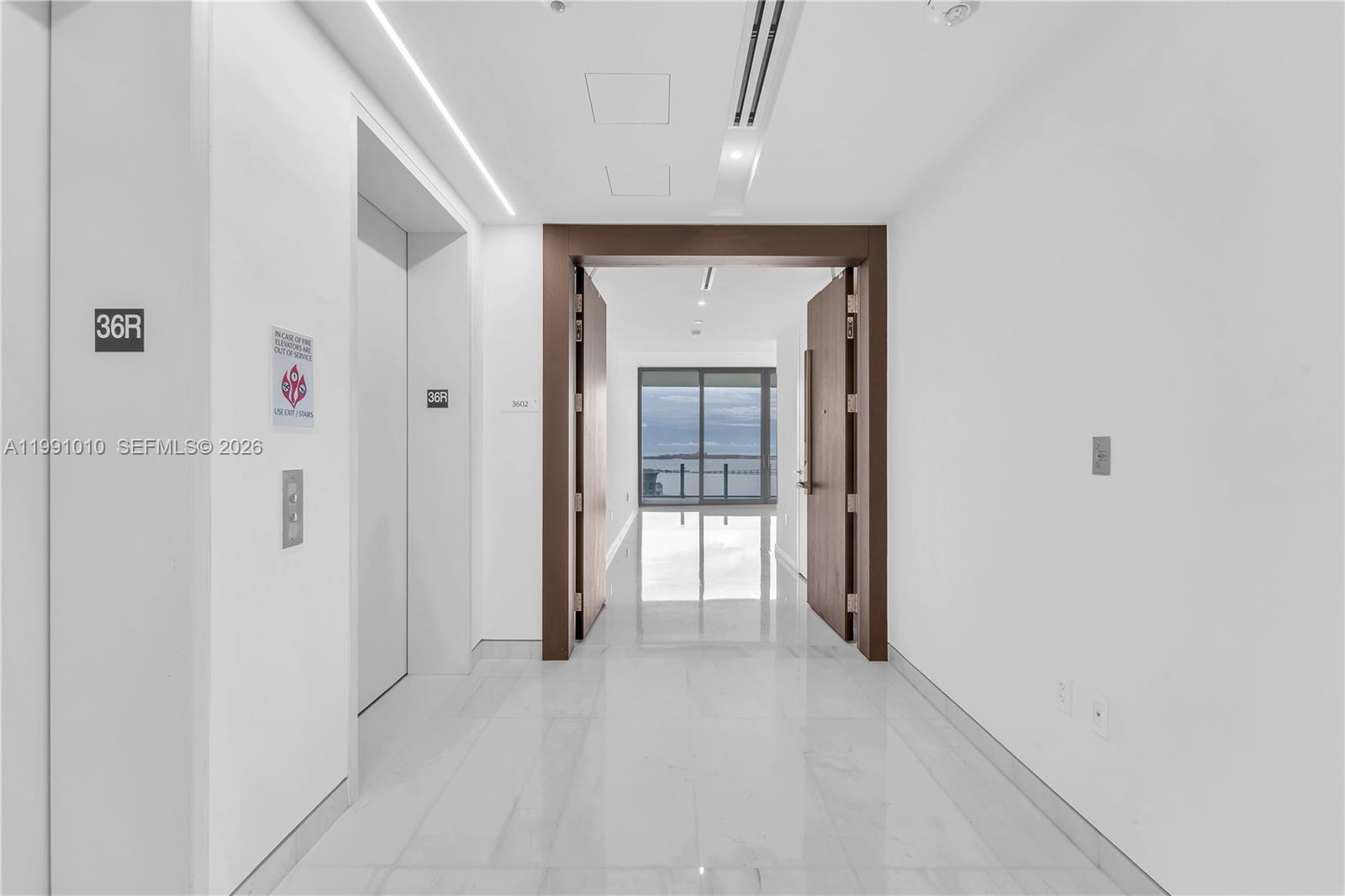 300 Biscayne Boulevard Way 1902E, Miami, FL 33131, Miami