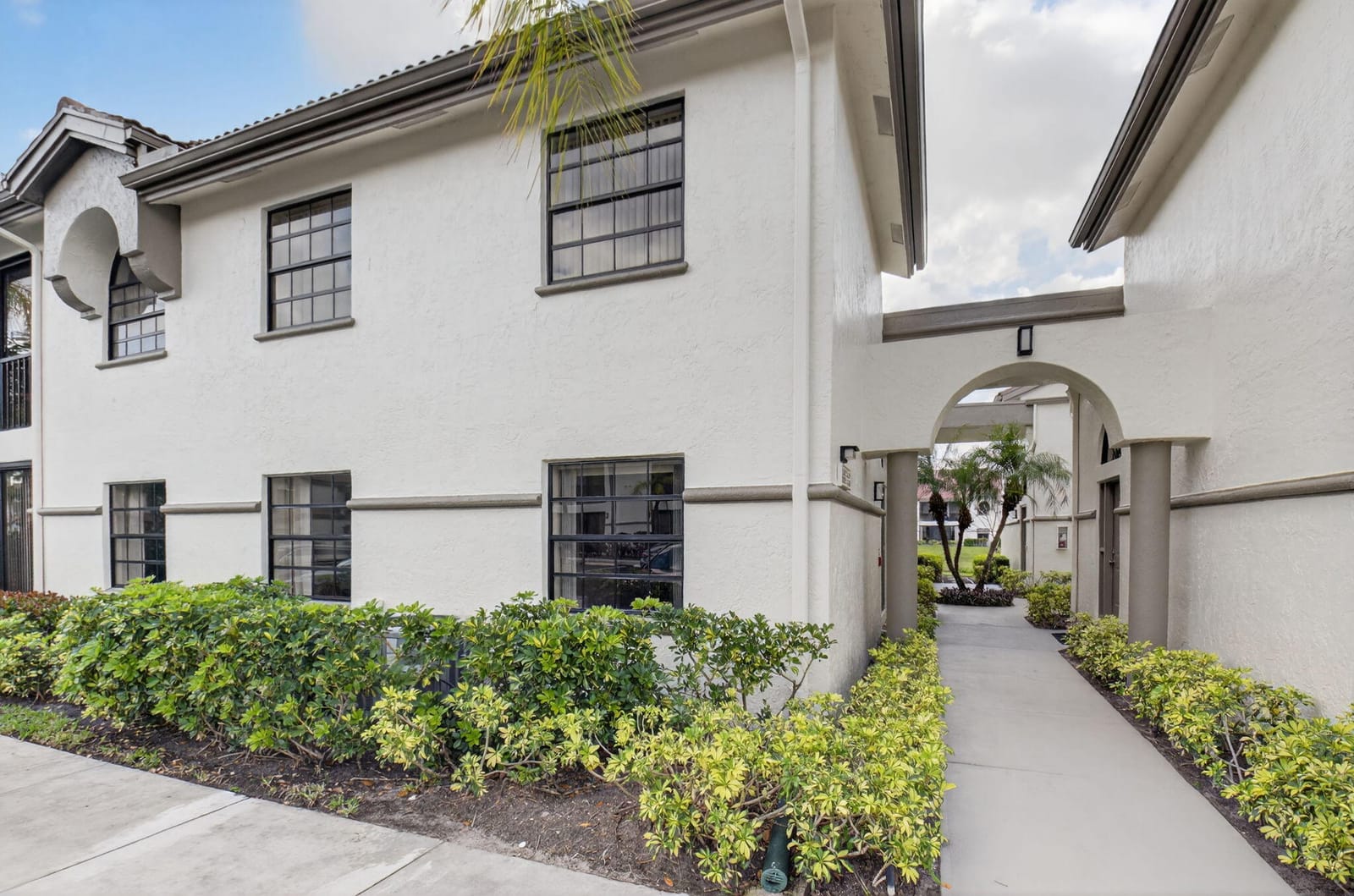 5226 Europa Drive H, Boynton Beach, FL 33437 photo 2