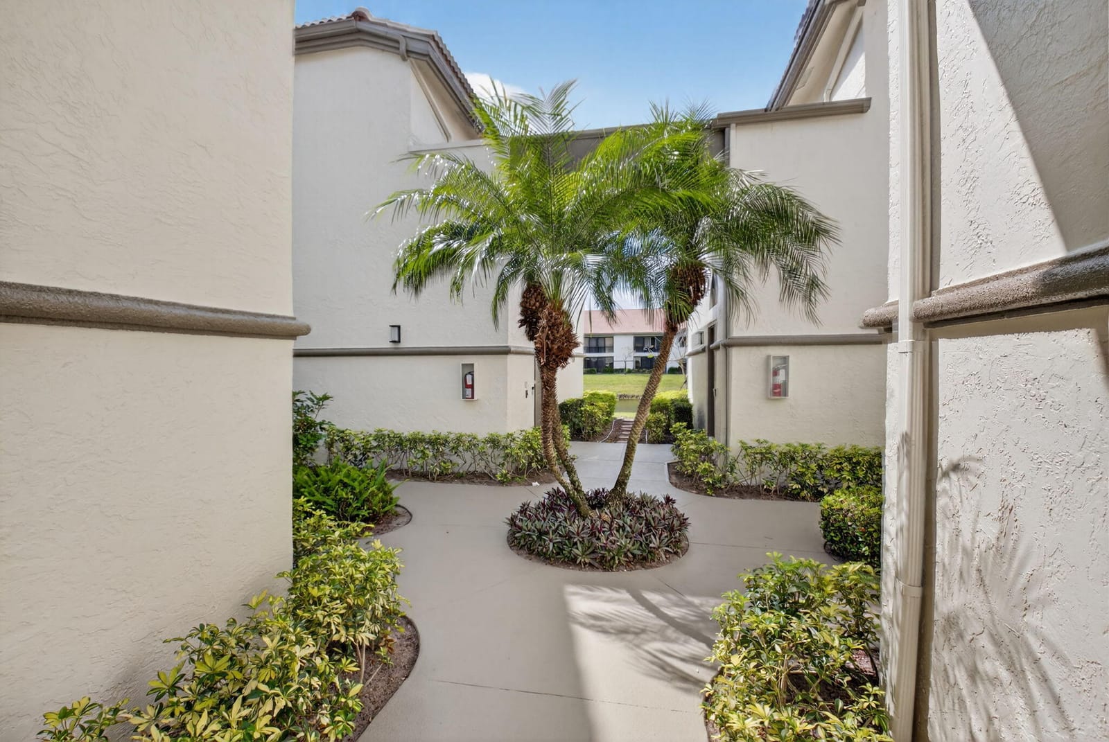 5226 Europa Drive H, Boynton Beach, FL 33437 photo 3