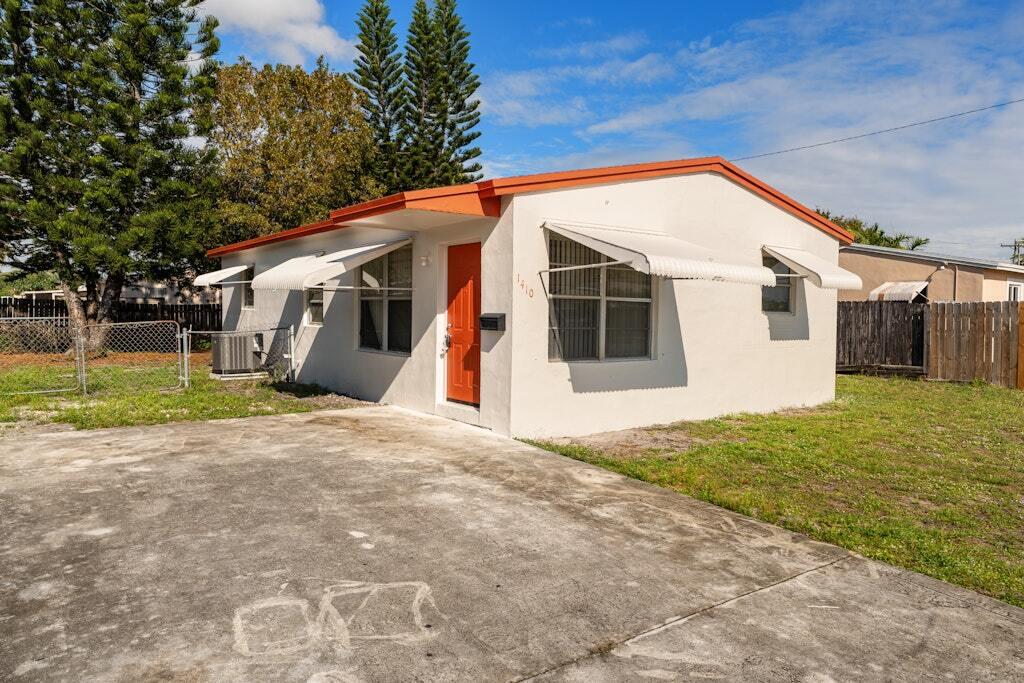 1410 N 69th Avenue, Hollywood, FL 33024, Hollywood