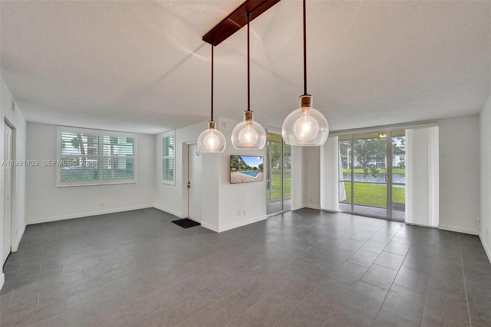 9330 Lagoon Place 109, Davie, FL 33324