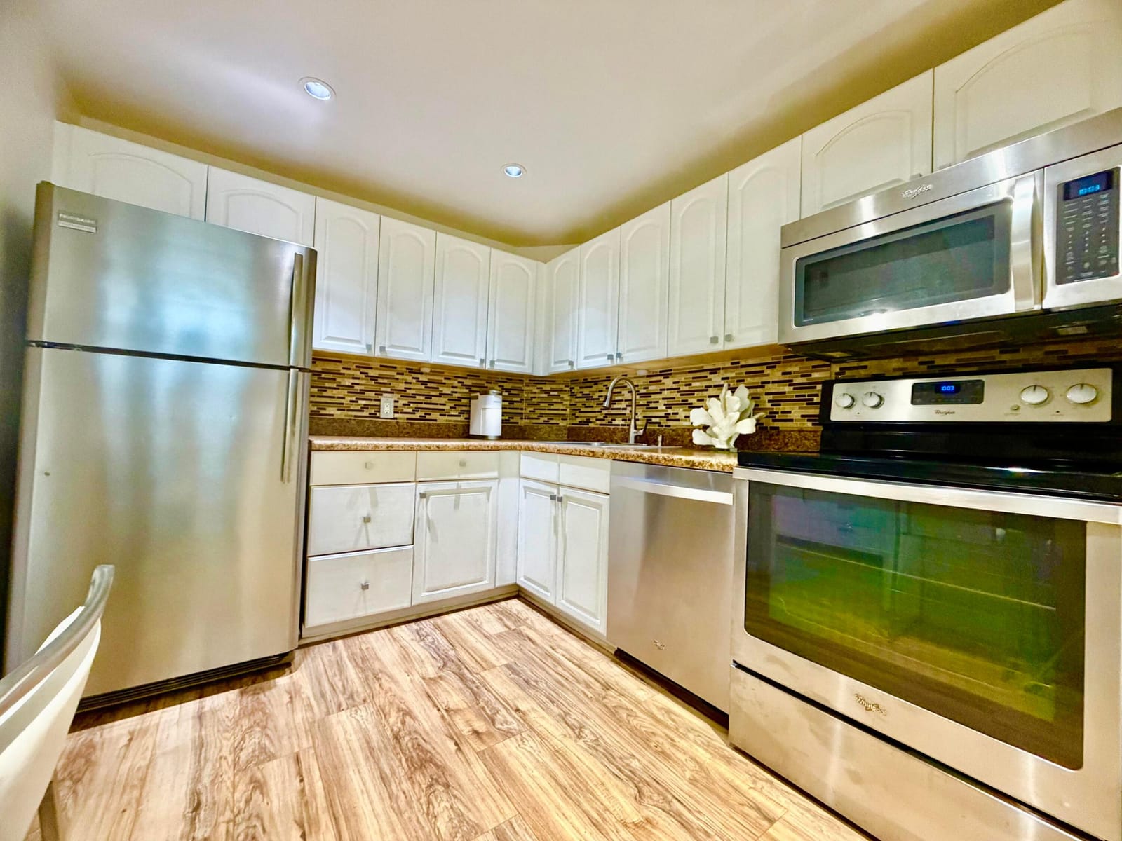 3100 N Palm Aire Drive 706 — photo 3