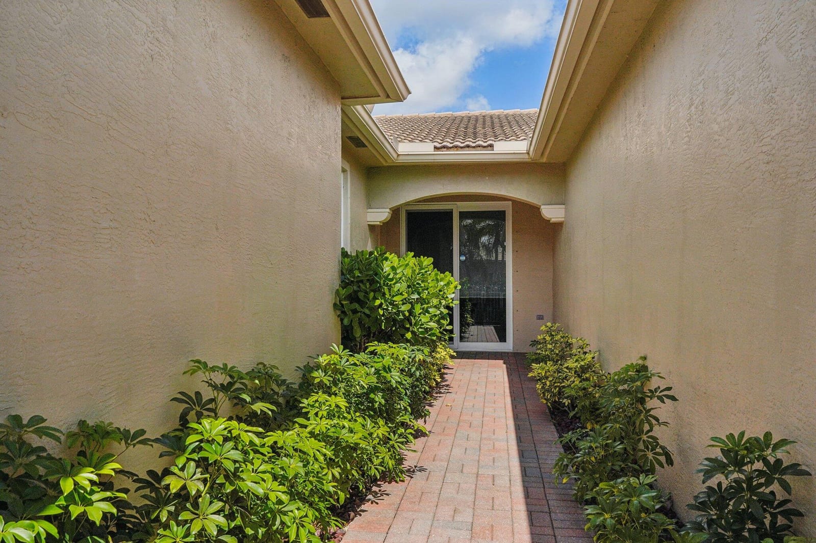 8601 Mangrove, West Palm Beach, FL 33411 photo 2
