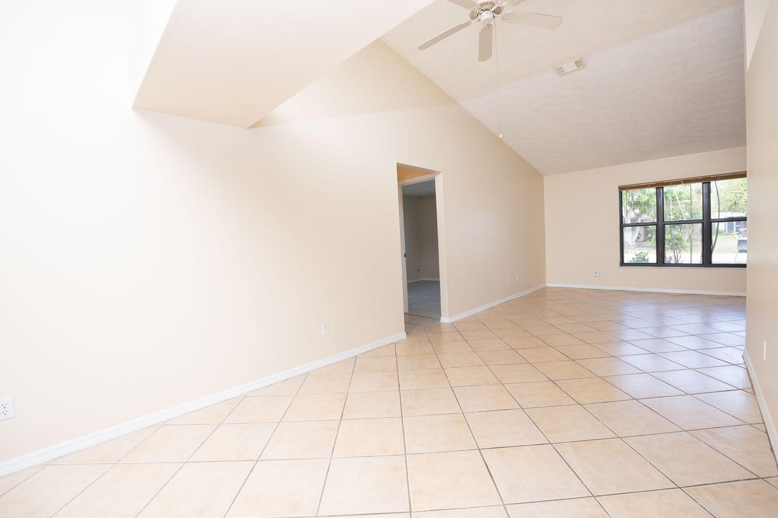 2456 SE Trail Avenue — photo 5