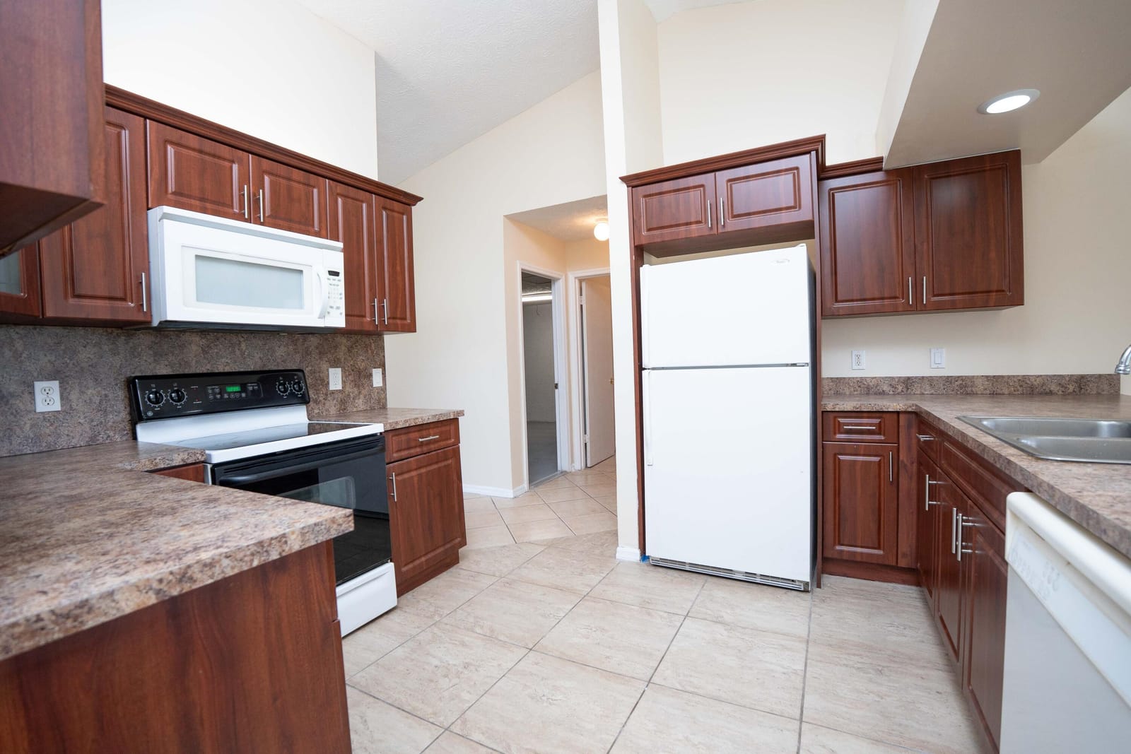 2456 SE Trail Avenue — photo 8