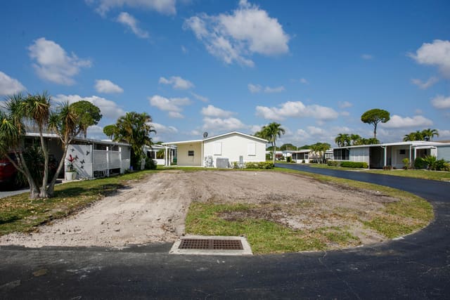 8001 Esperanza Bay, Boynton Beach, FL 33436