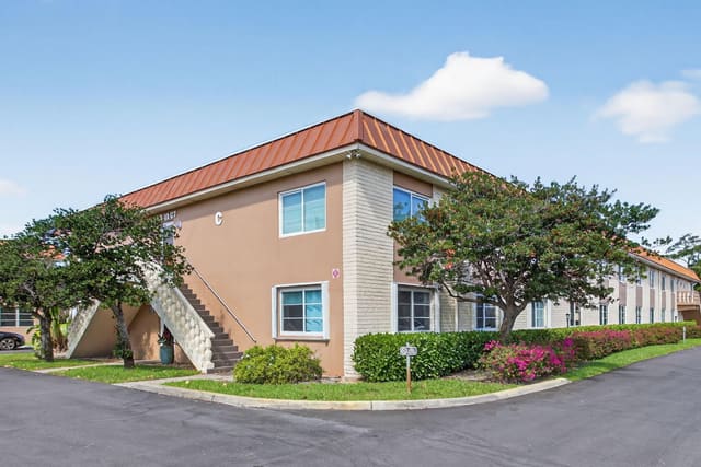 9 NE 19th Court 214c, Manor Grove Village, Wilton Manors, FL