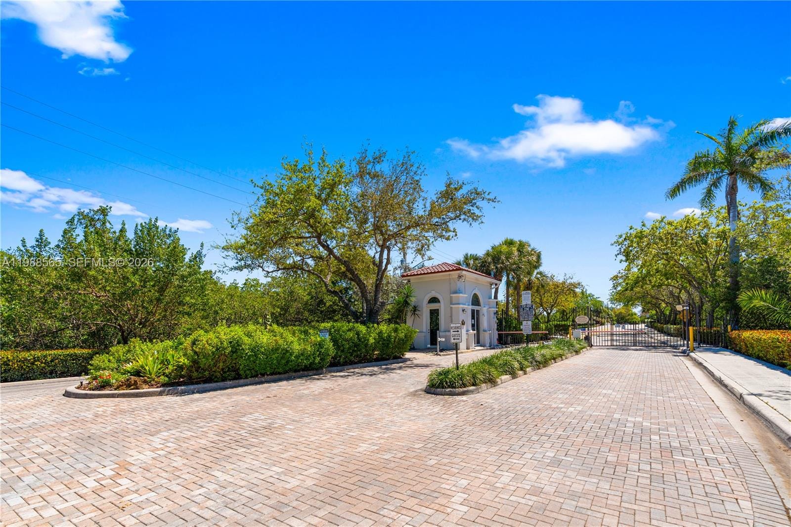 1120 Canella Lane, Hollywood, FL 33019 photo 25