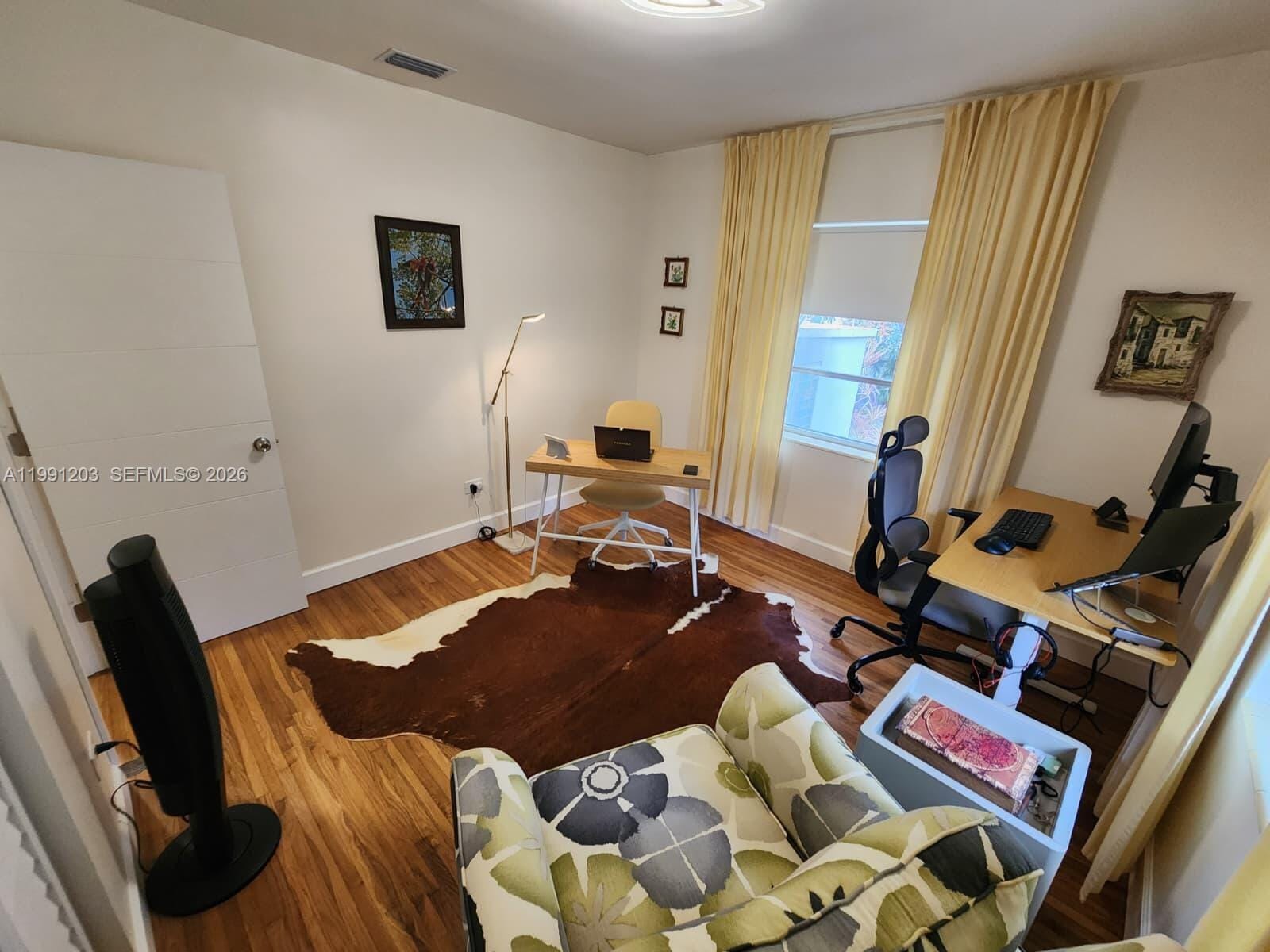 831 Plover Avenue — photo 3