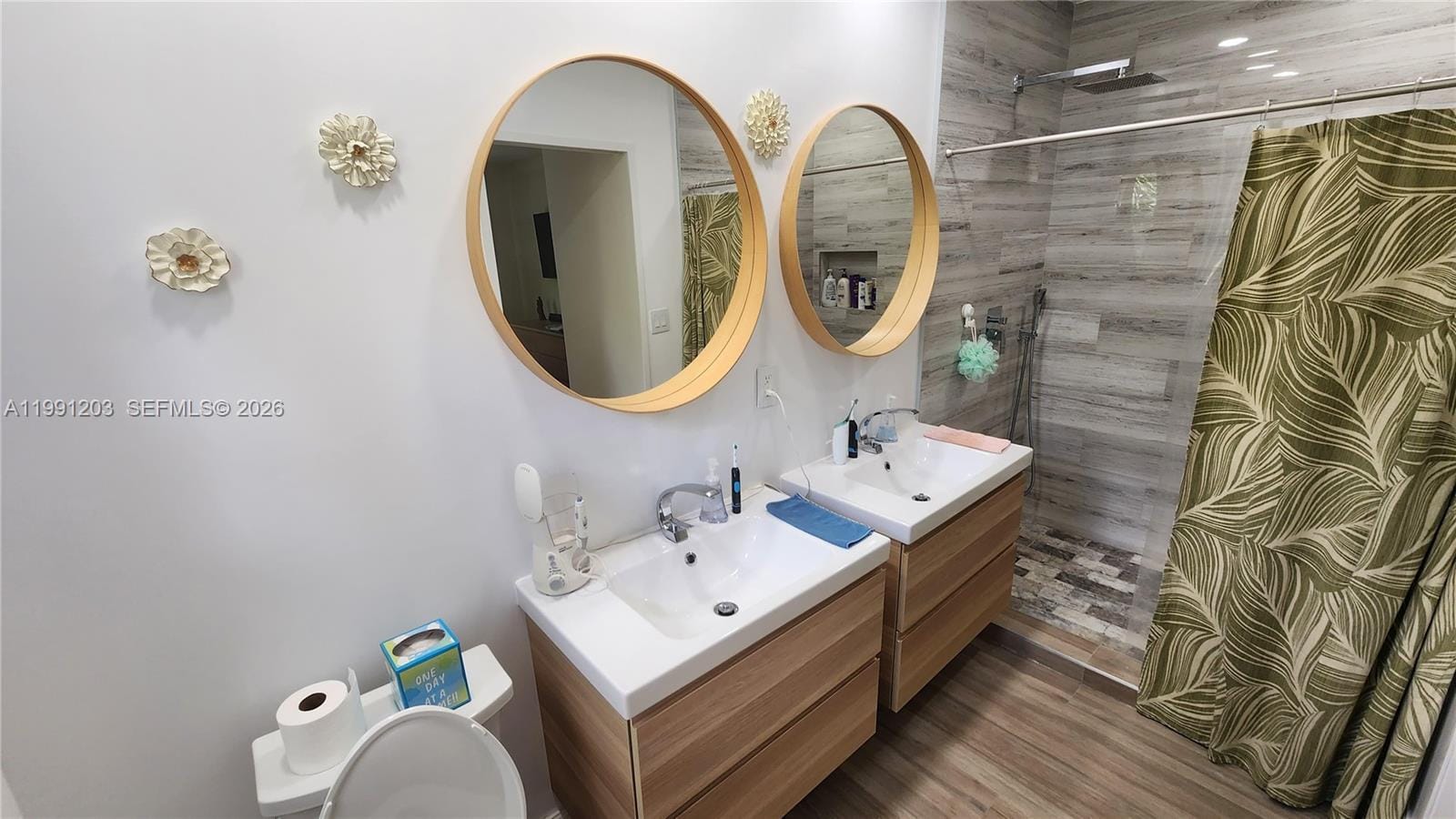 831 Plover Avenue — photo 8