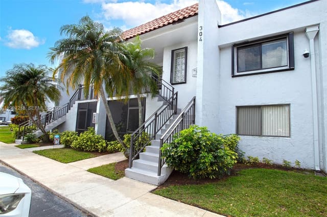 304 Racquet Club Road 203, sold in Gardens At Bonaventure 11, Weston, FL