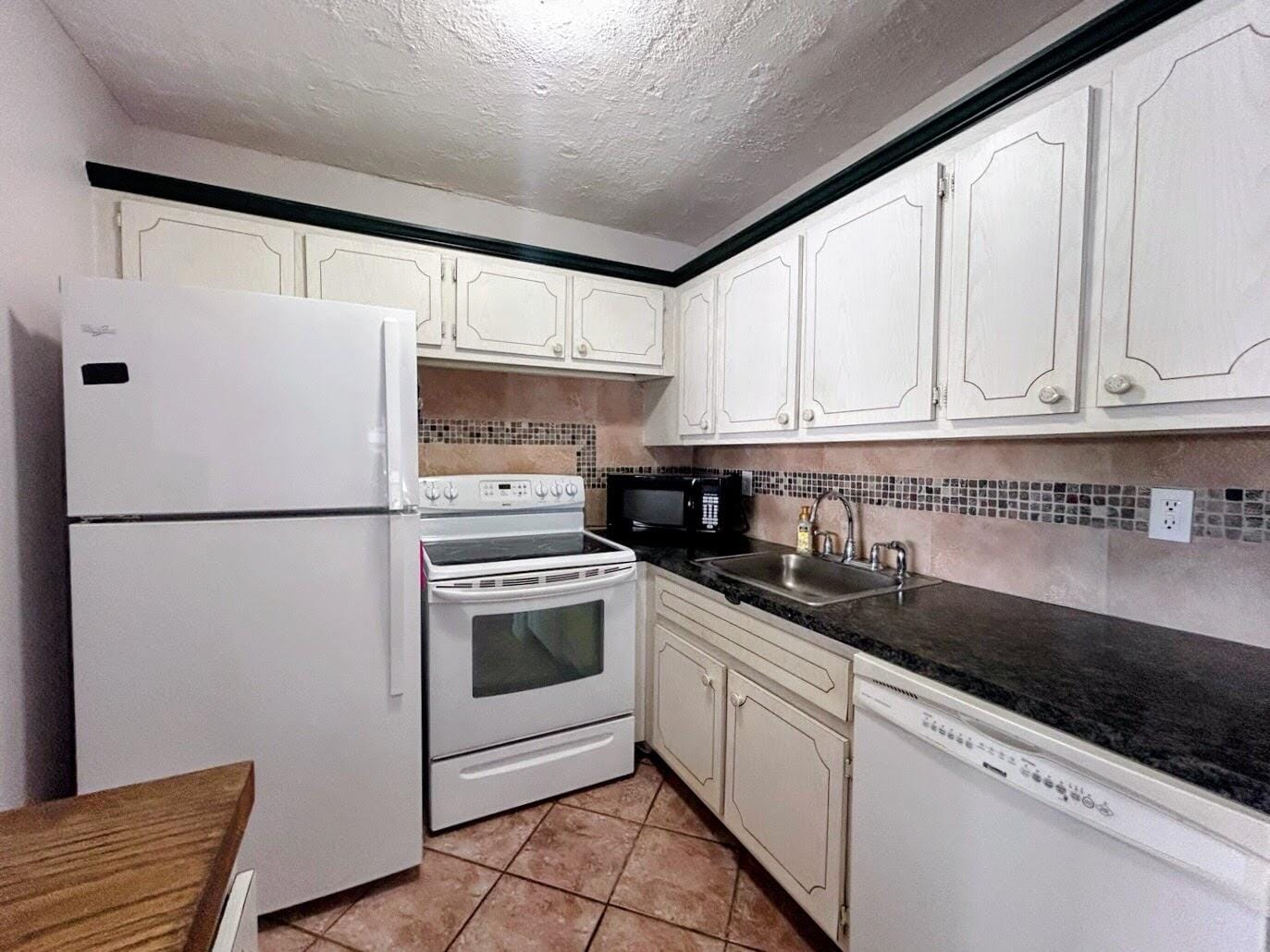 230 Horizons E 205, Boynton Beach, FL 33435 photo 11