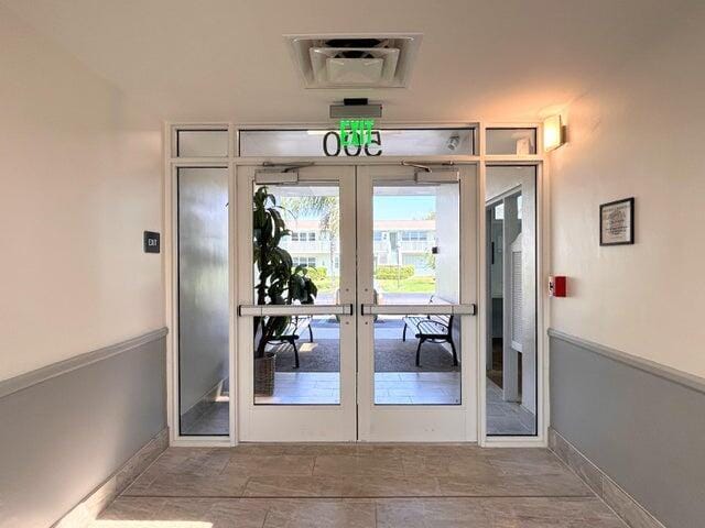 230 Horizons E 205, Boynton Beach, FL 33435 photo 24