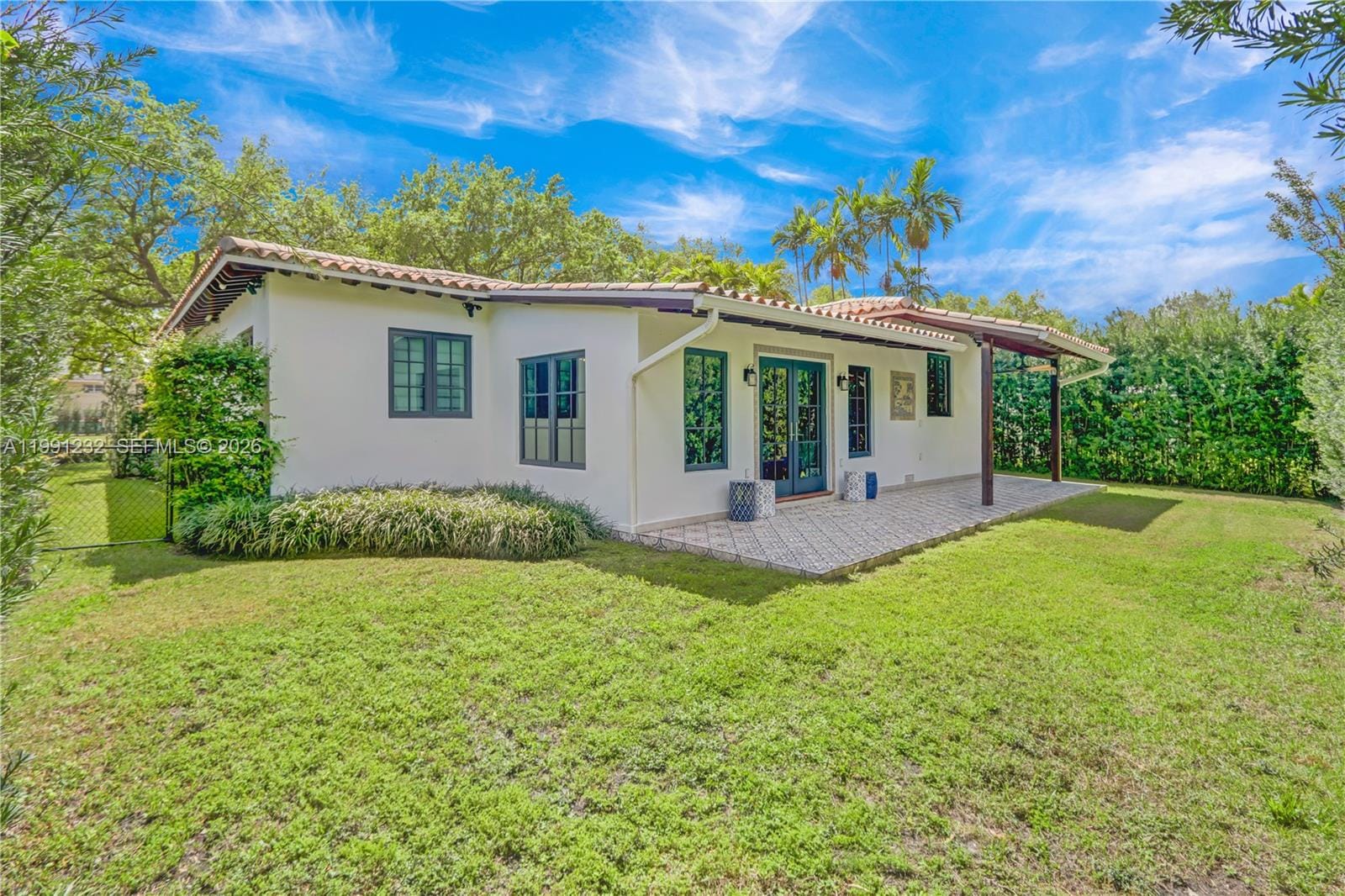 233 Velarde Avenue, Coral Gables, FL 33134 photo 2