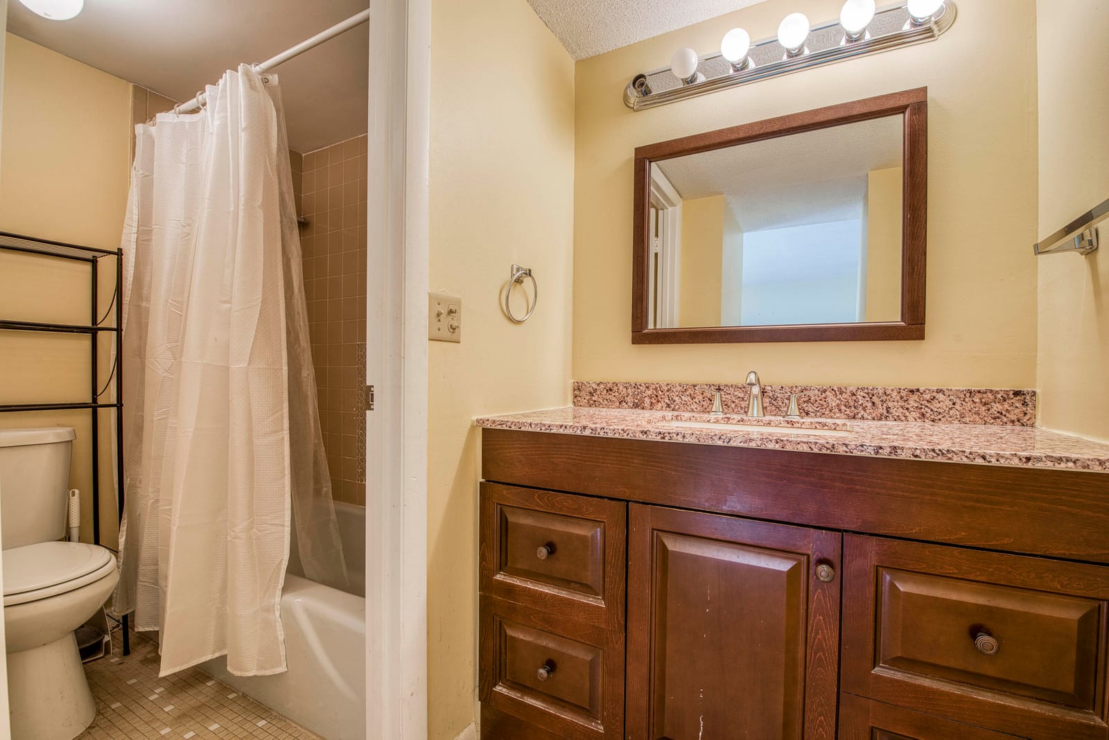2528 Boundbrook Drive S 205, West Palm Beach, FL 33406 photo 15